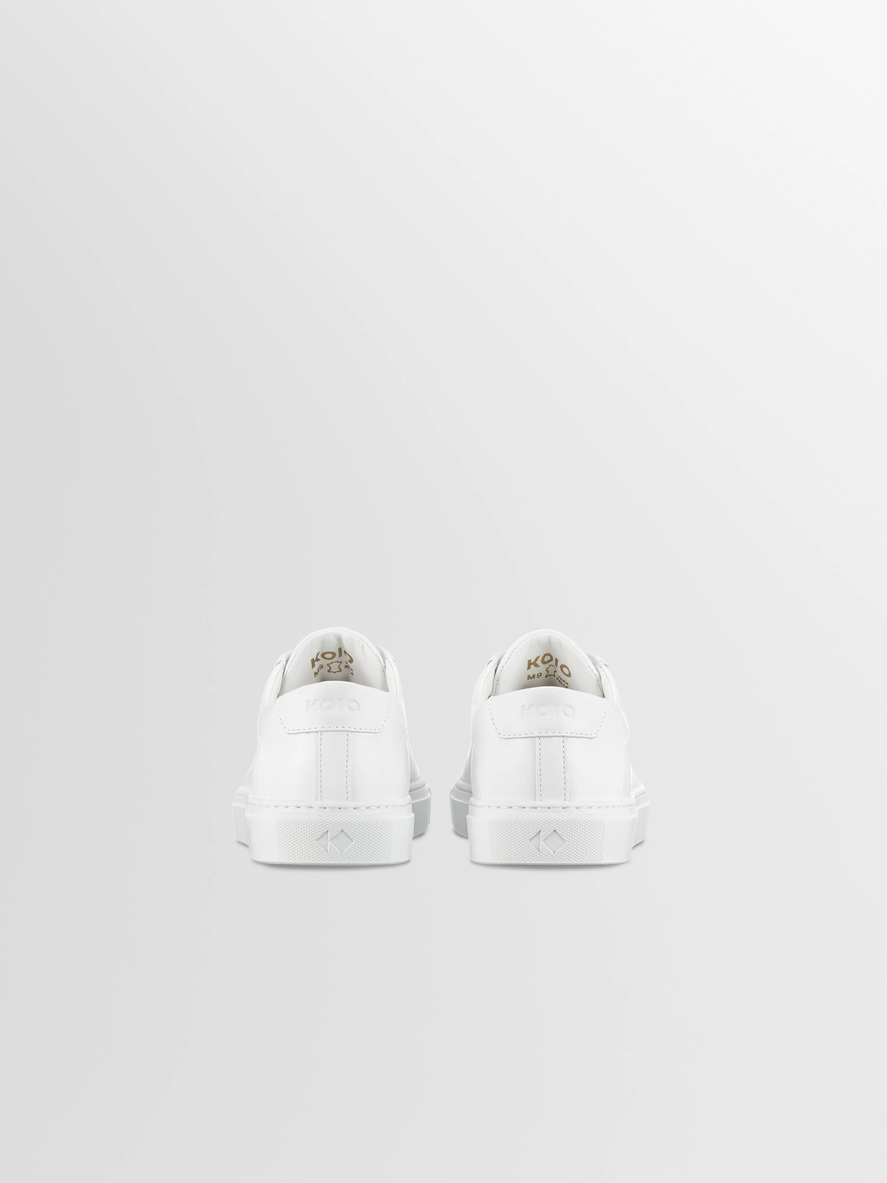 Capri Leather Sneaker in Triple White Wide Fit - Image 4