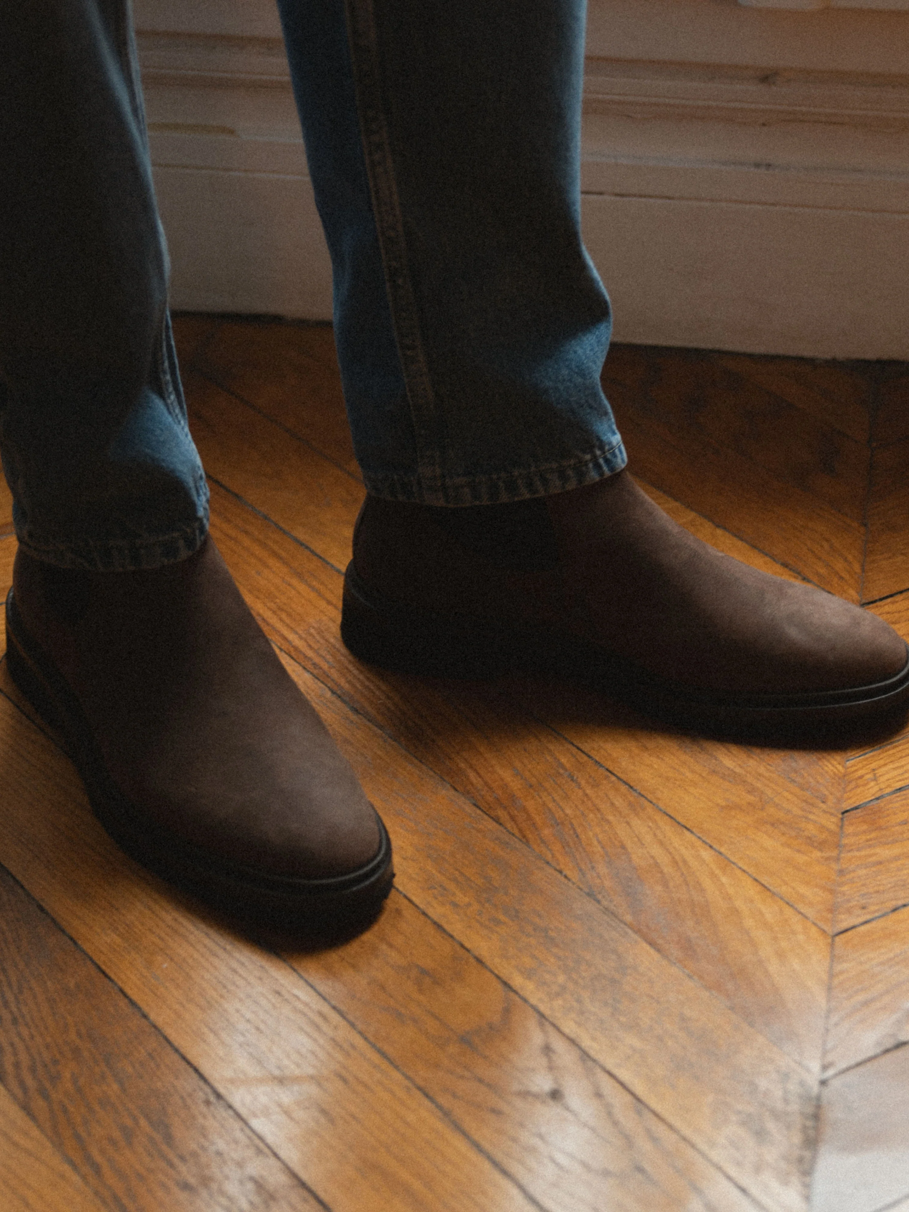 Fermo Nubuck Boot in Chocolate - Image 9