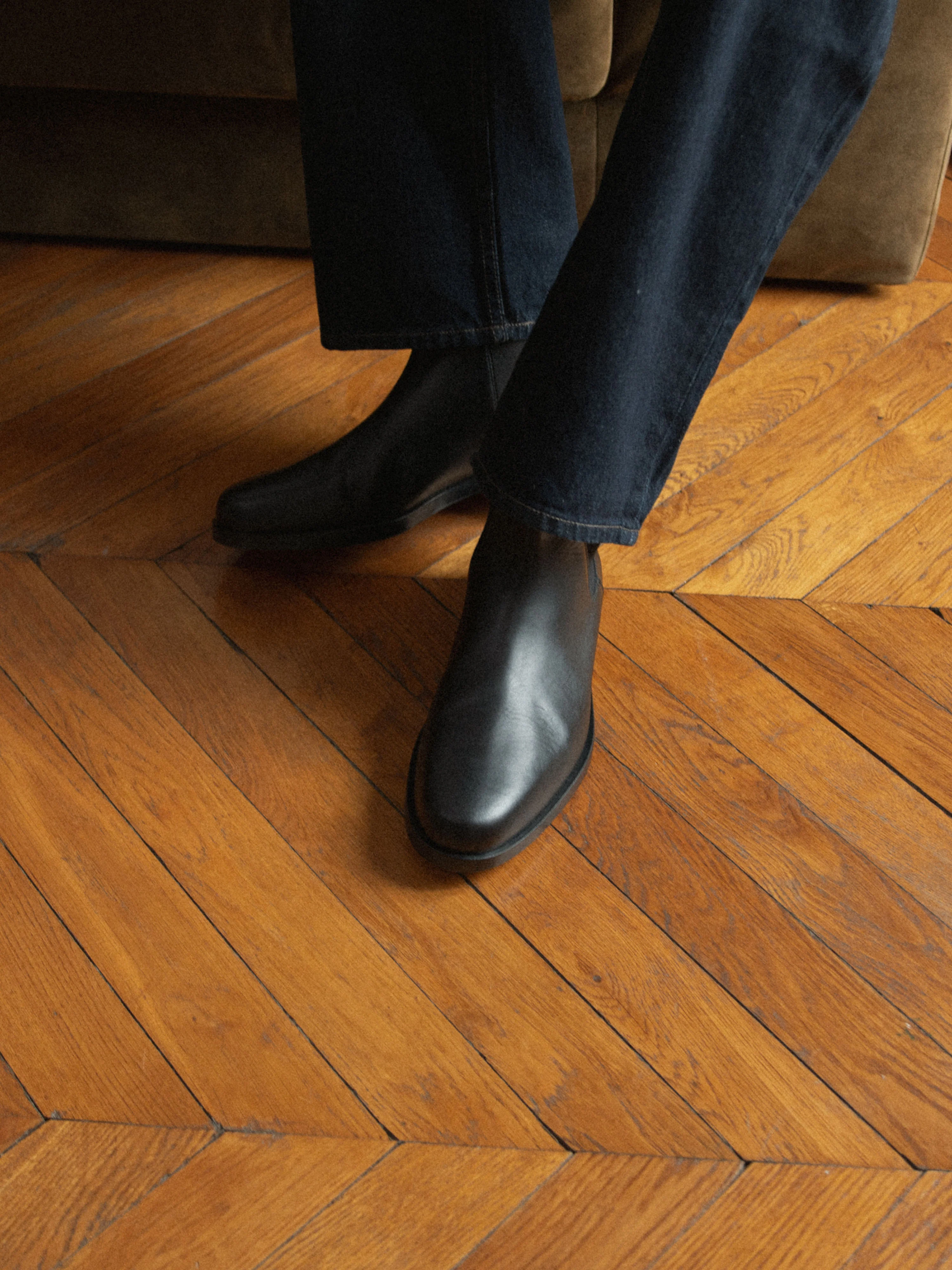 Trento Leather Boot in Black - Image 10