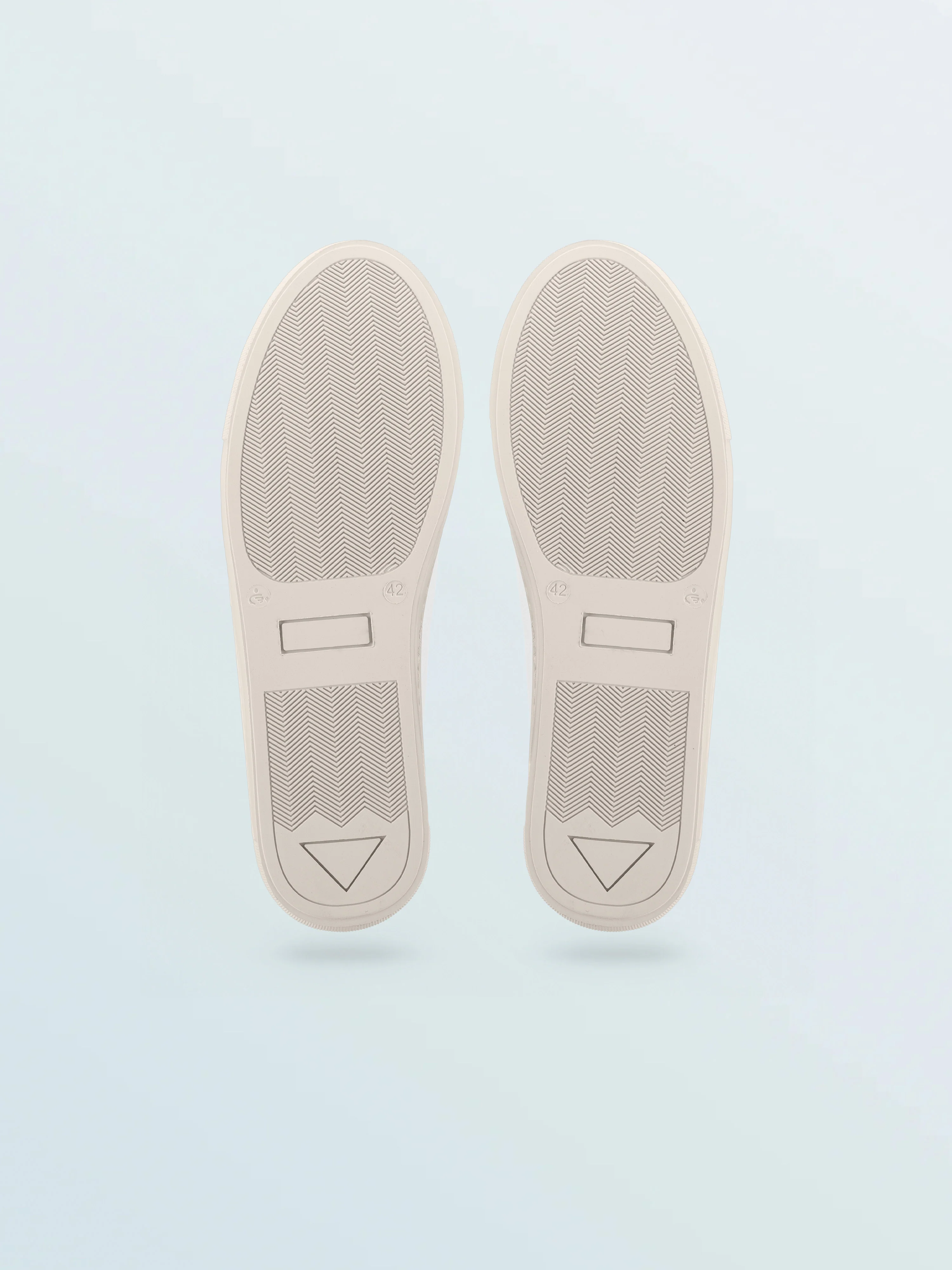 Vegan 01 Sneaker in Iceberg - Image 6